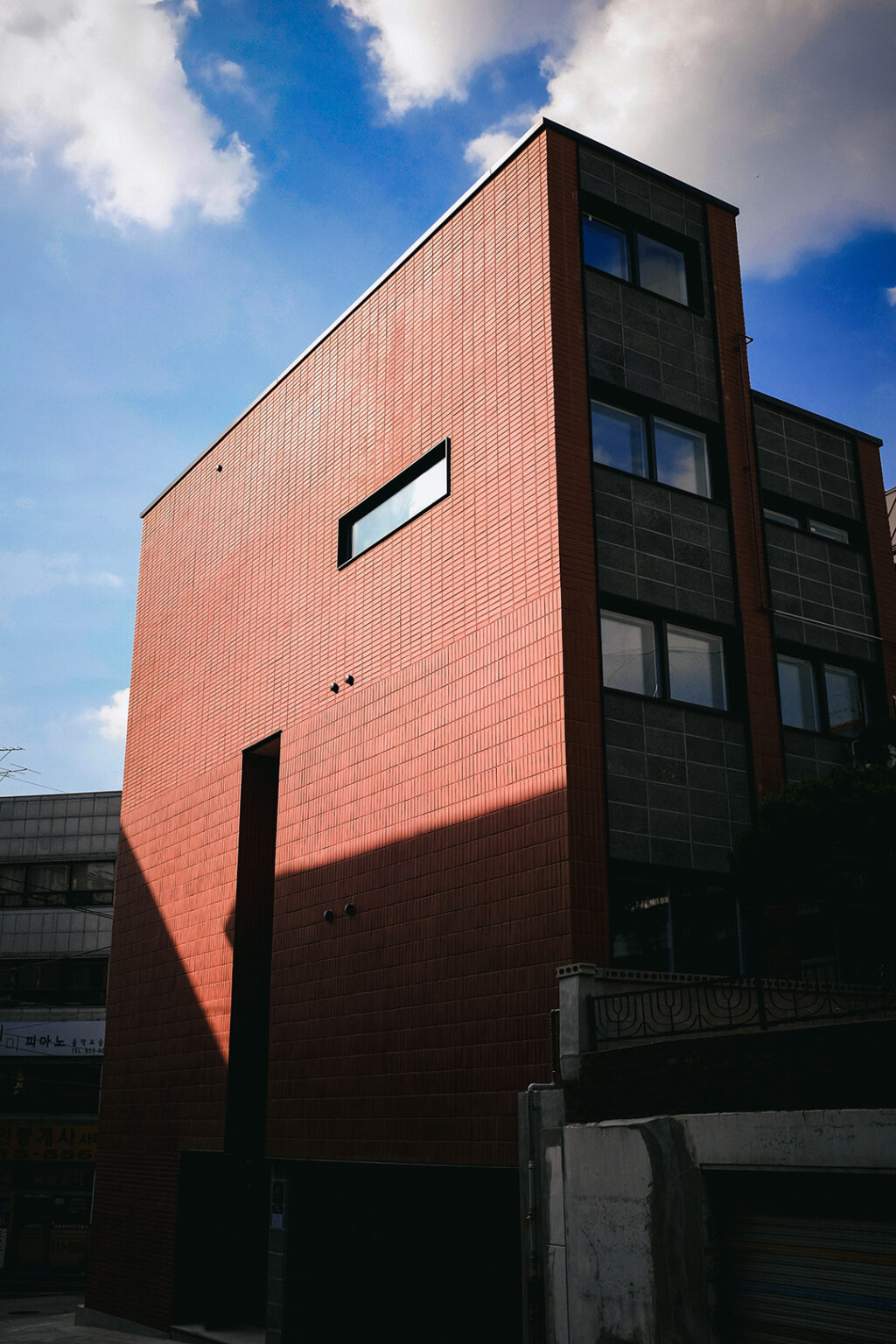 Layered Building - DMA architects